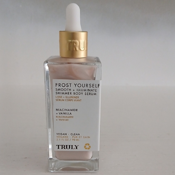 TRULY Other - Truly Frost Yourself Shimmer Body Serum